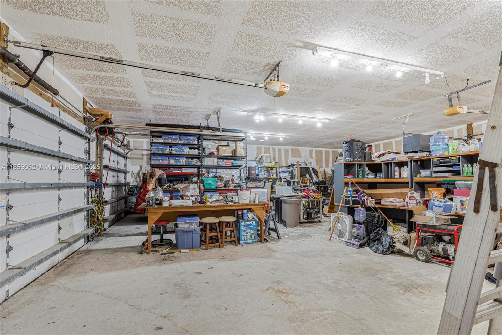 LOXAHATCHEE GROVES - Residential