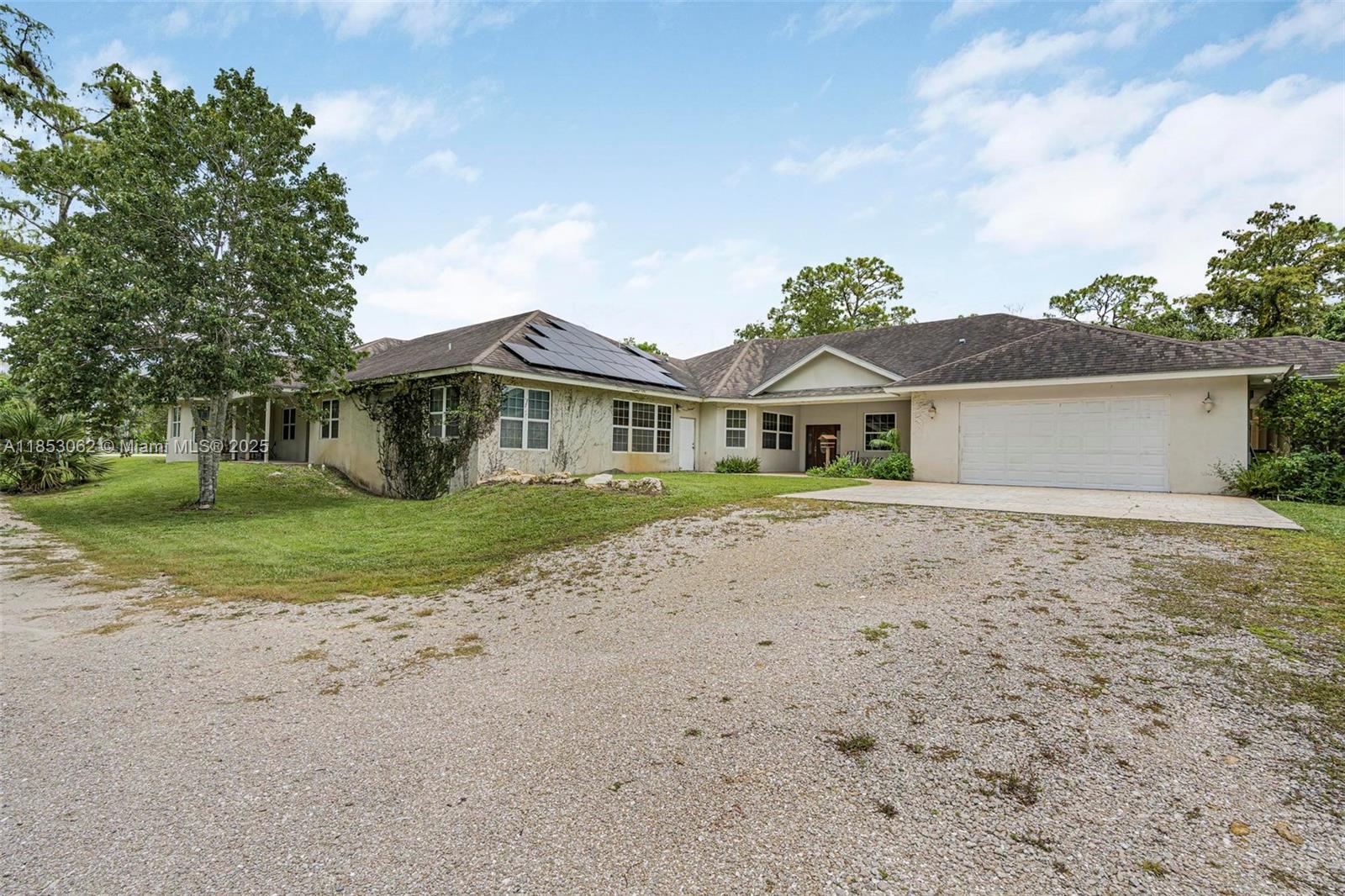 LOXAHATCHEE GROVES - Residential