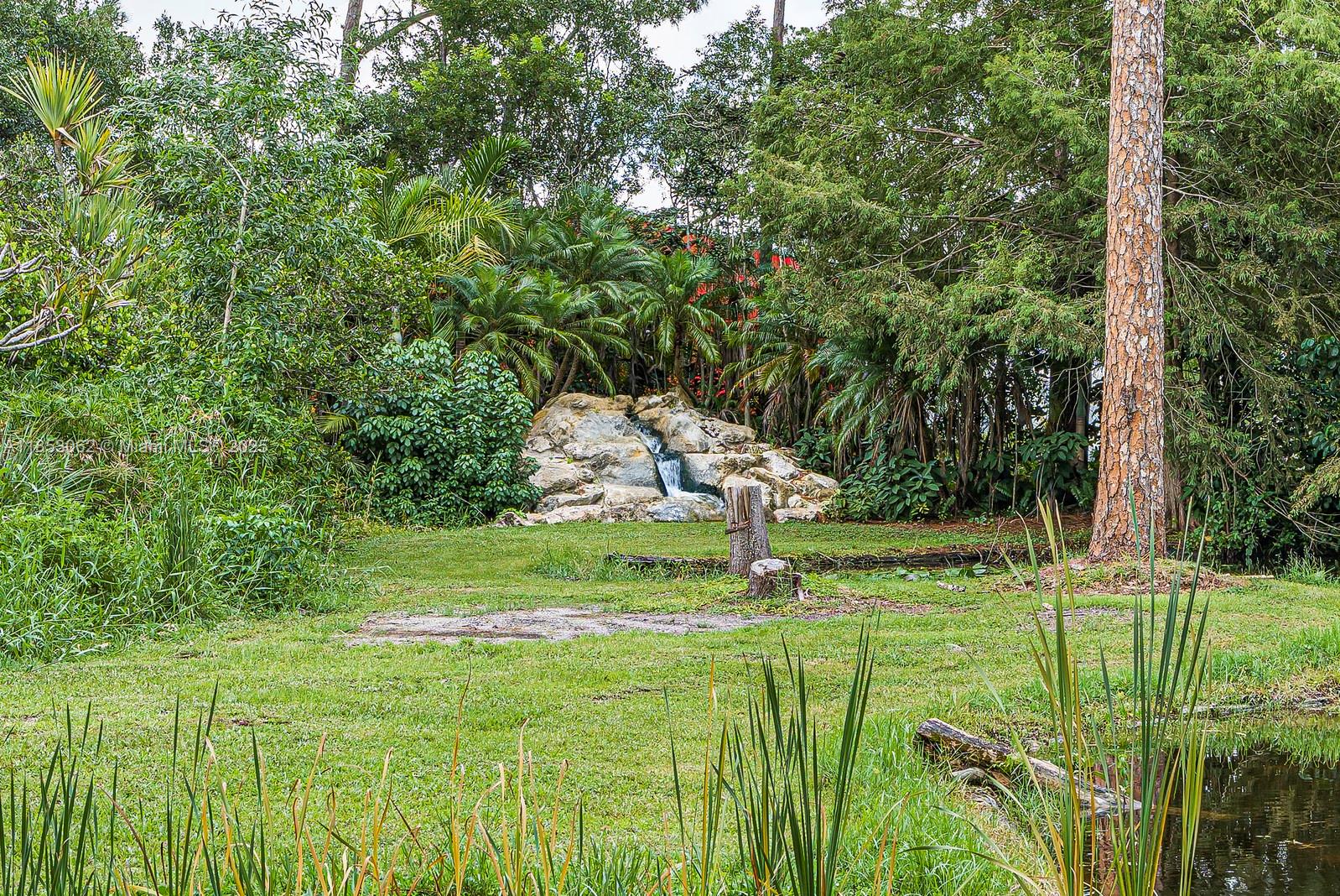 LOXAHATCHEE GROVES - Residential