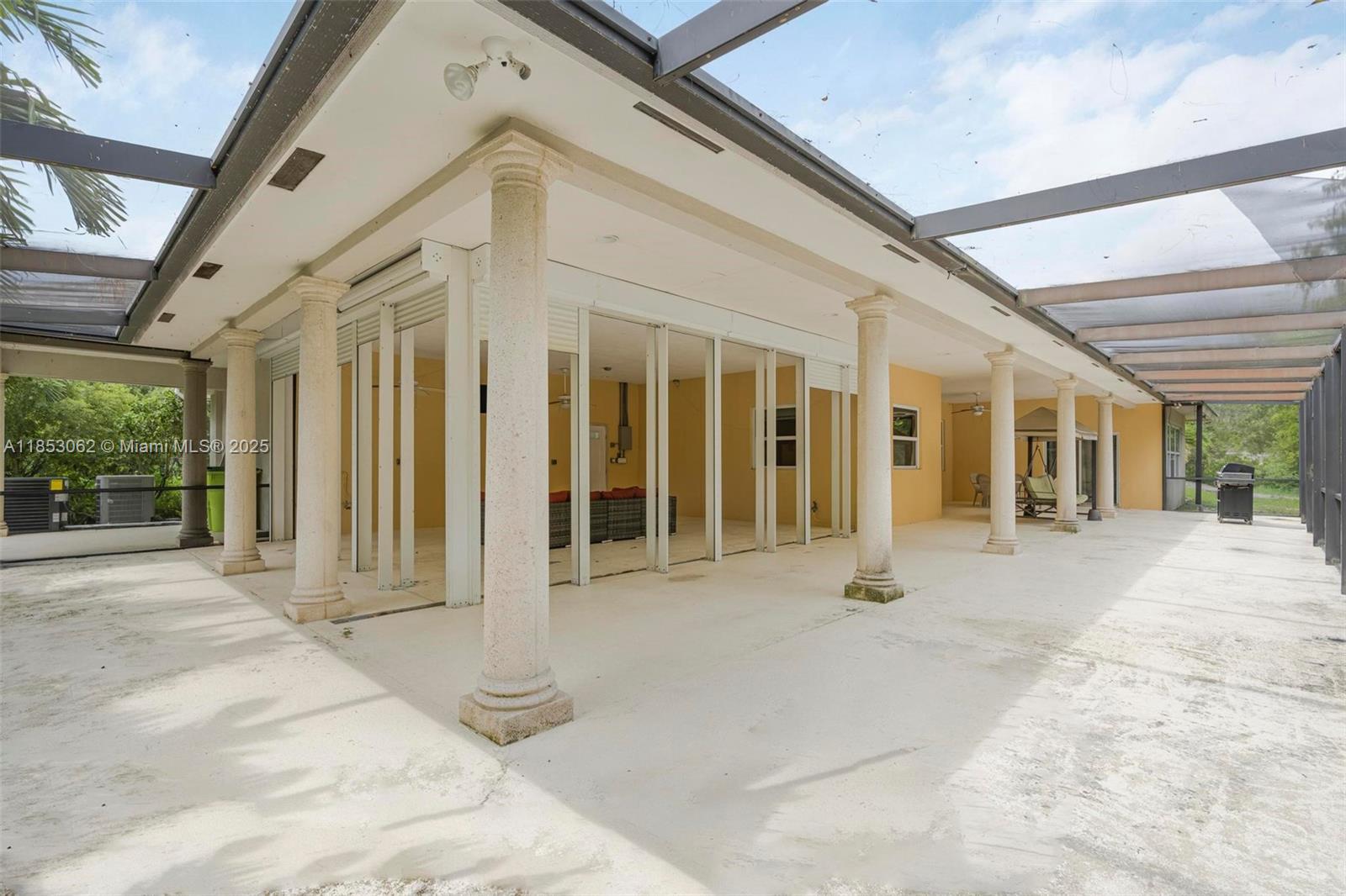 LOXAHATCHEE GROVES - Residential