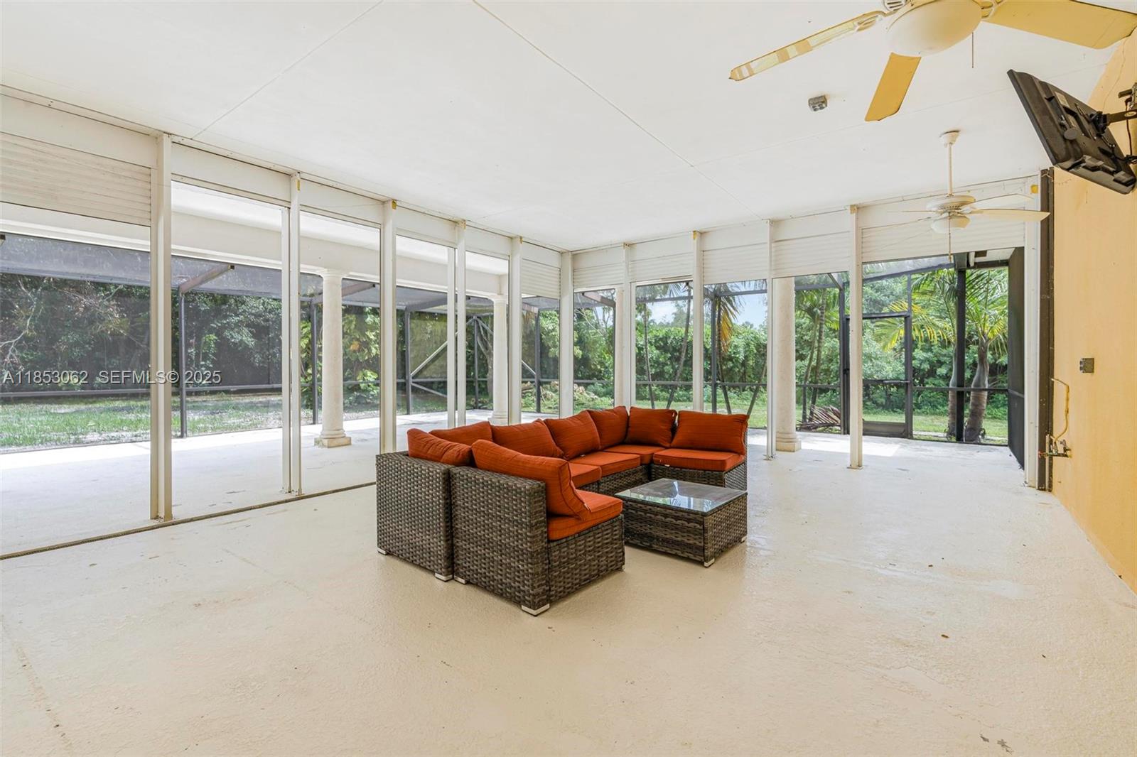 LOXAHATCHEE GROVES - Residential