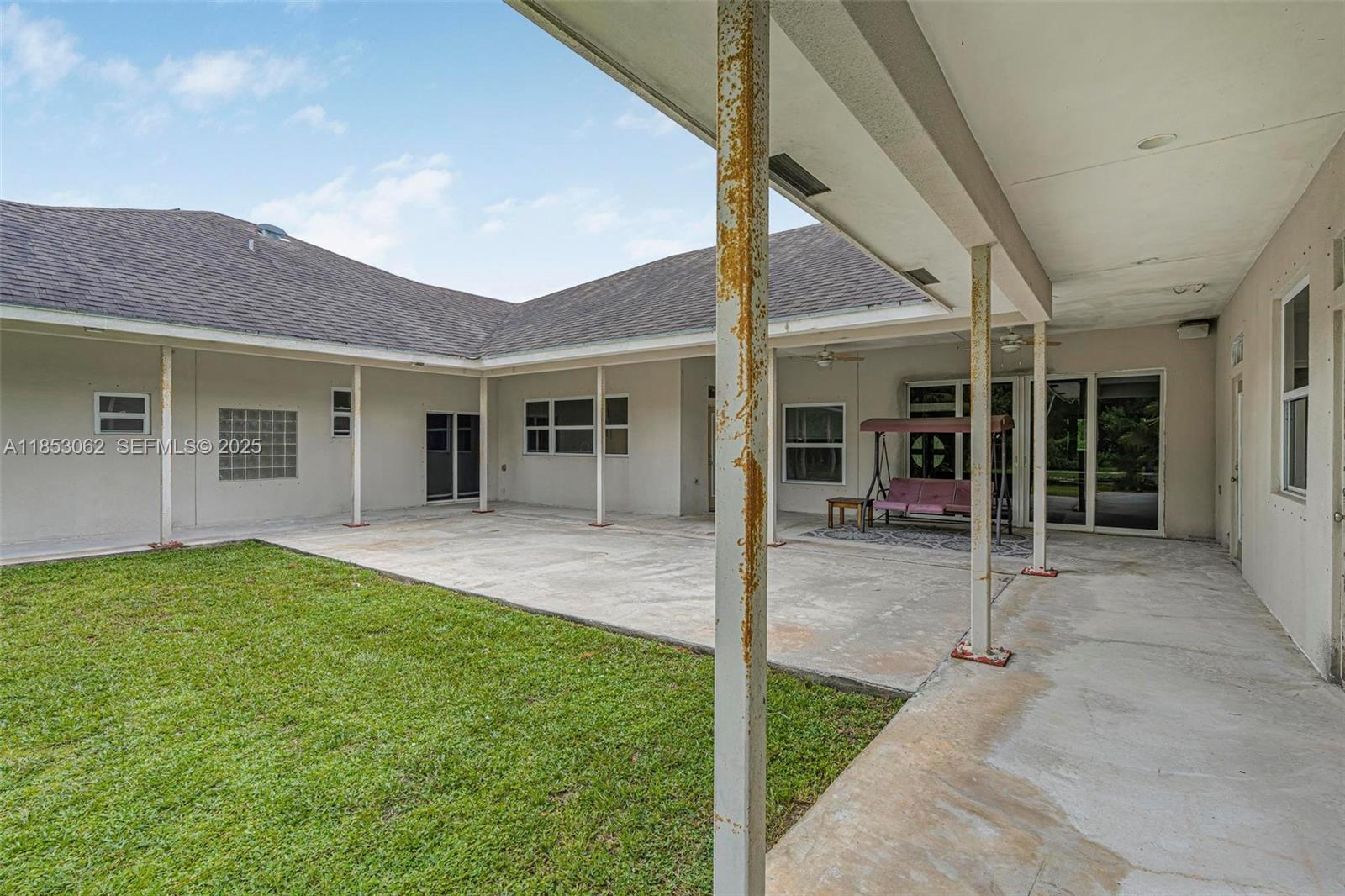 LOXAHATCHEE GROVES - Residential