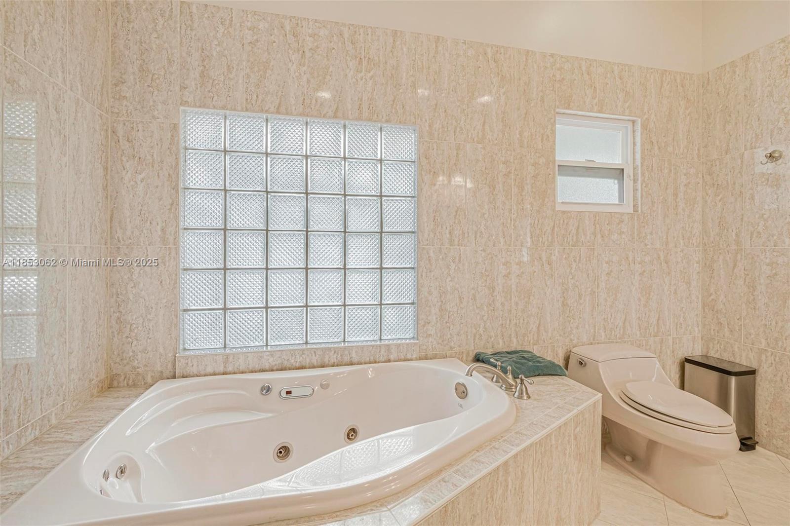 LOXAHATCHEE GROVES - Residential