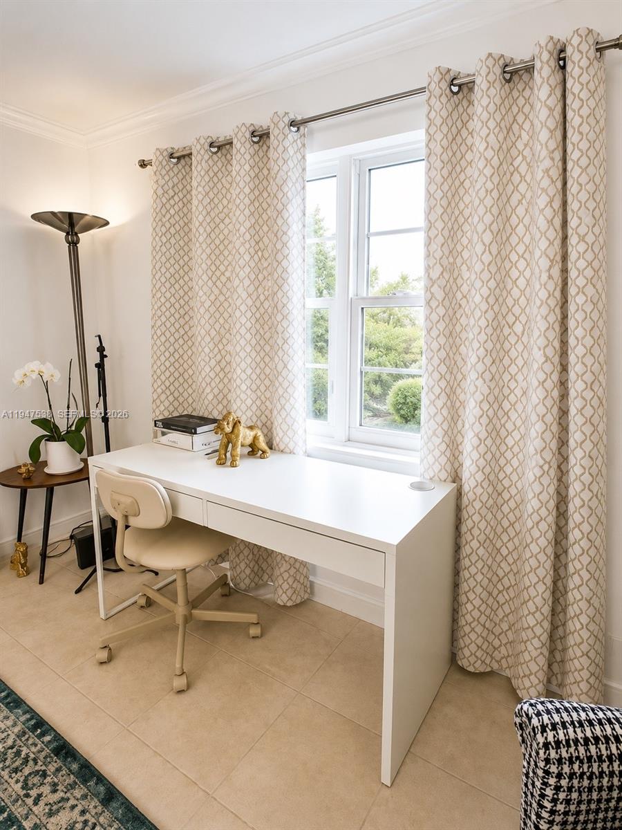 MAYFAIR APT CO-OP - Residential
