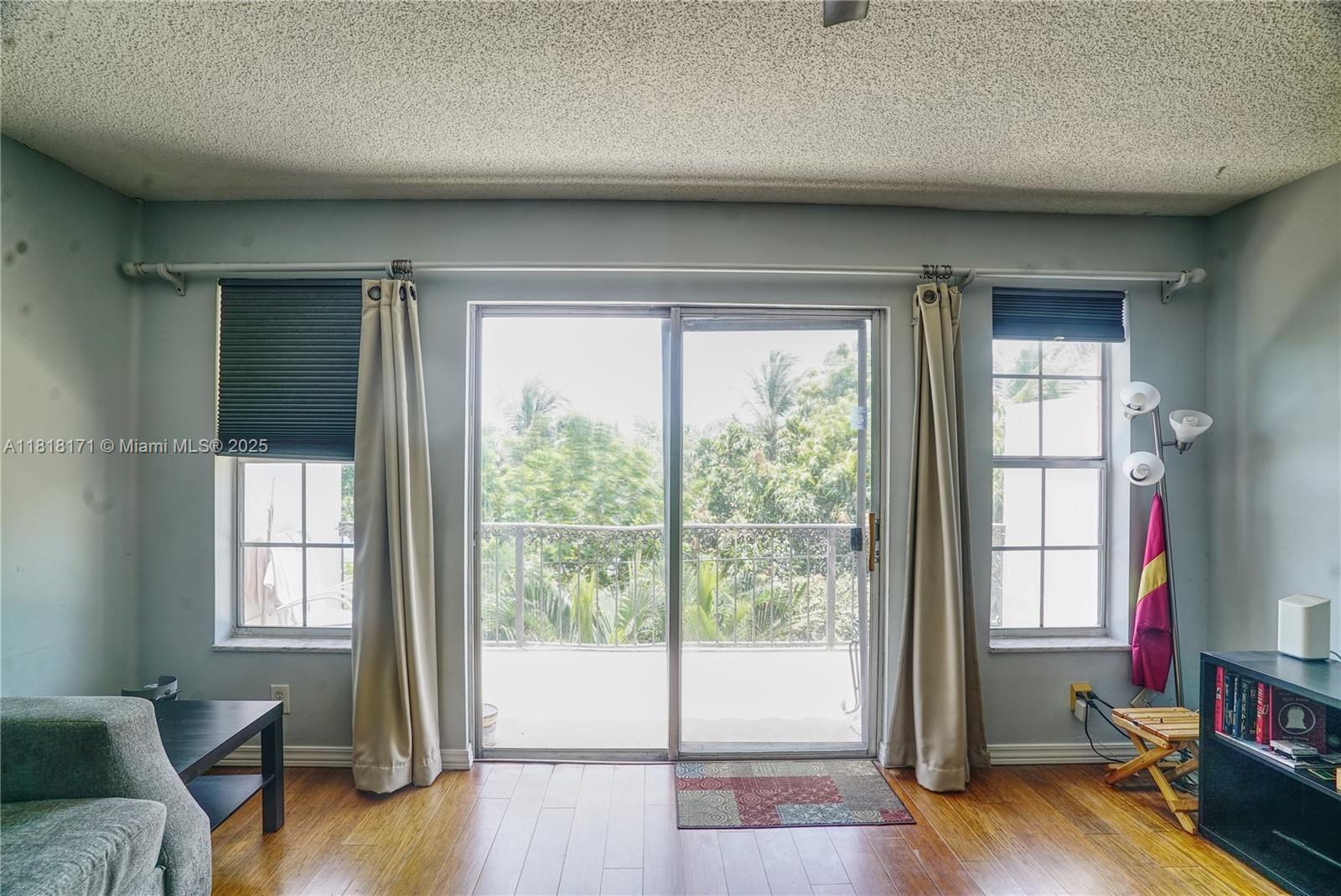 TENNIS CLUB DAVIS CONDO - Residential