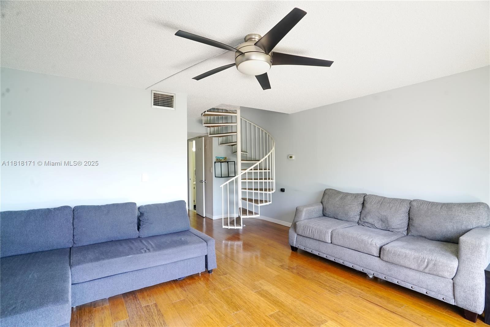 TENNIS CLUB DAVIS CONDO - Residential