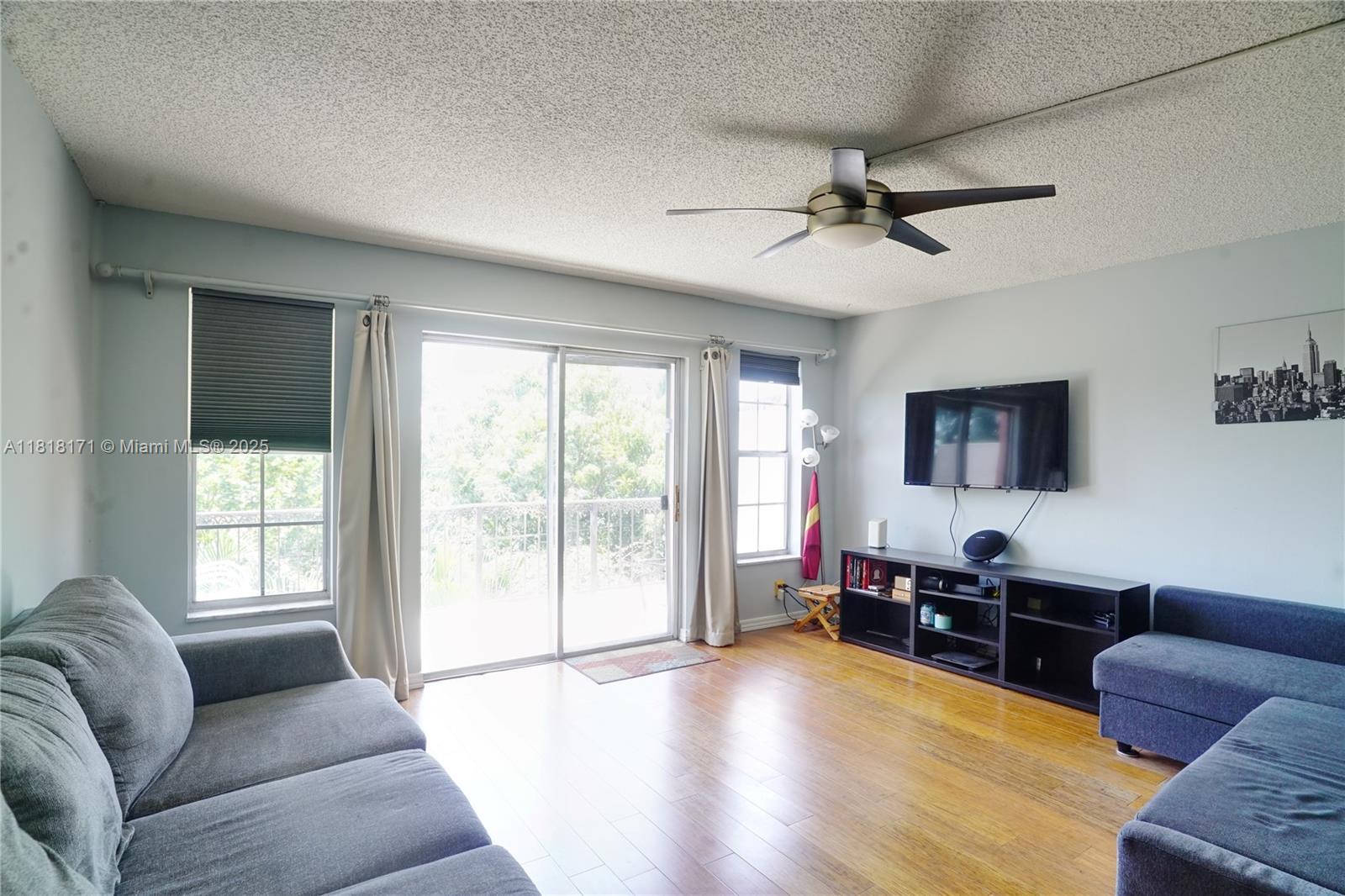 TENNIS CLUB DAVIS CONDO - Residential