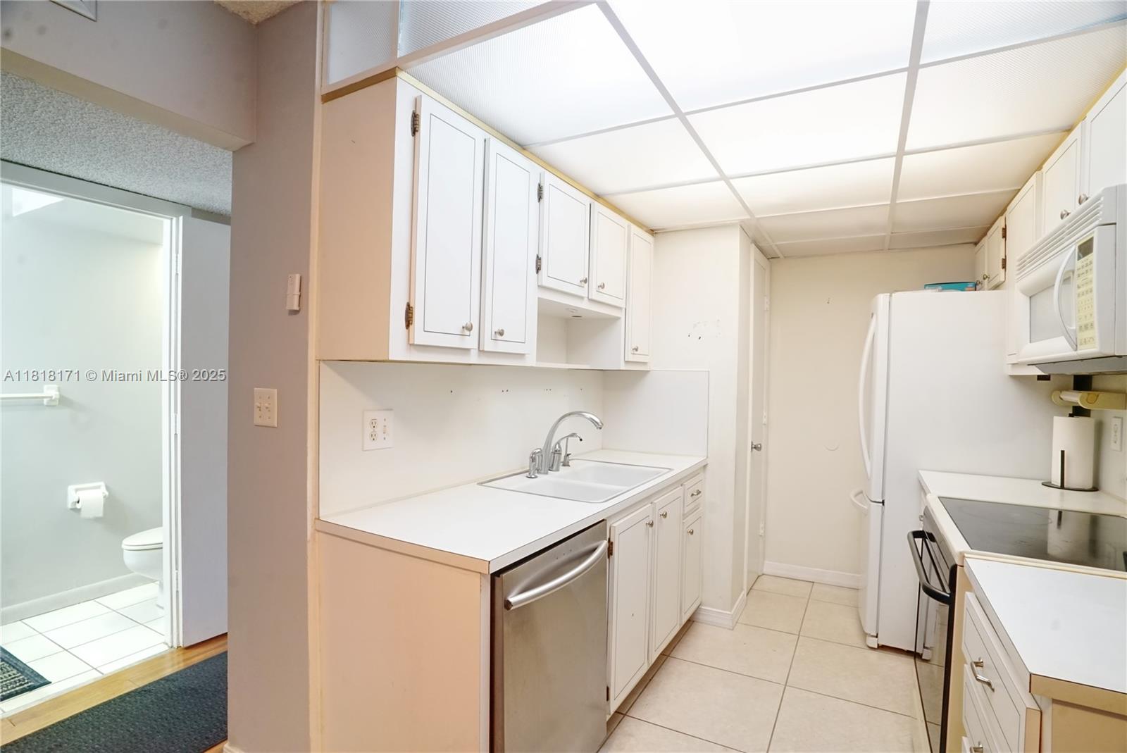 TENNIS CLUB DAVIS CONDO - Residential