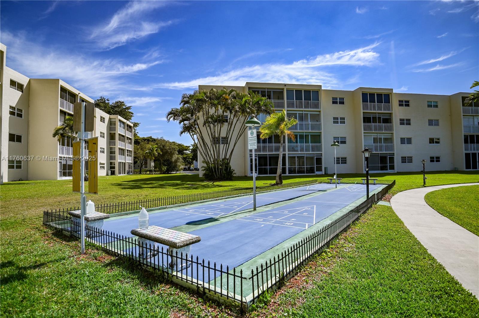 MEADOWBROOK LAKES CONDO - Residential