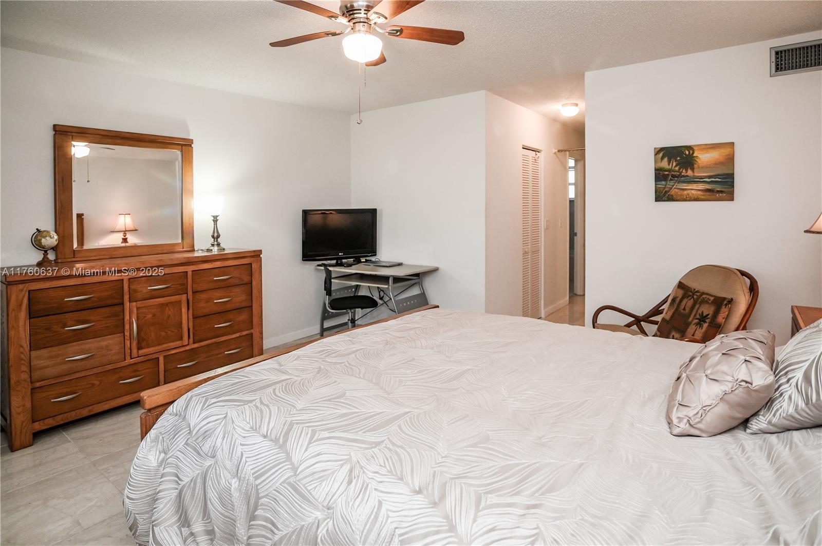 MEADOWBROOK LAKES CONDO - Residential