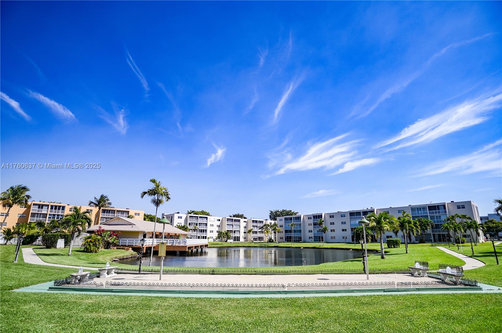 MEADOWBROOK LAKES CONDO - Residential