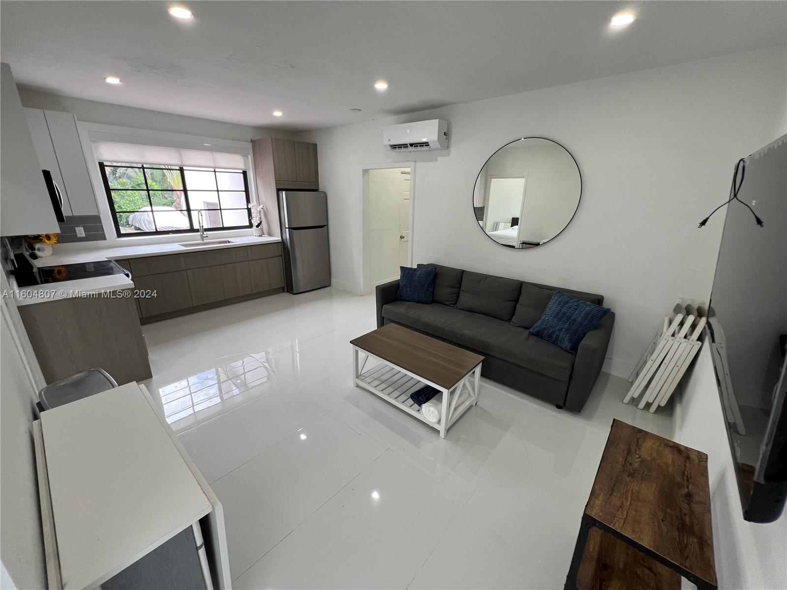 Open for 6-12 month leases! Great location in the local Art Deco neighborhood of South Beach! Within walking distance of the beach, Whole Foods, Publix, Target, WeWork and more. Unit 9 is recently renovated will contain a new 2nd bathroom, fully furnished and well equipped with everything you need, just bring your clothes!
Characteristics of the unit:
- Three private entrances
- Off street parking space
- Dishwasher
- Modern furniture
- High-definition smart television
- Fast Internet (Included)
- New electrical work
- Easily available management
Characteristics of the building:
- Brand new exterior
- Complete security system (doors and cameras)
- Modern landscaping
- Covered laundry