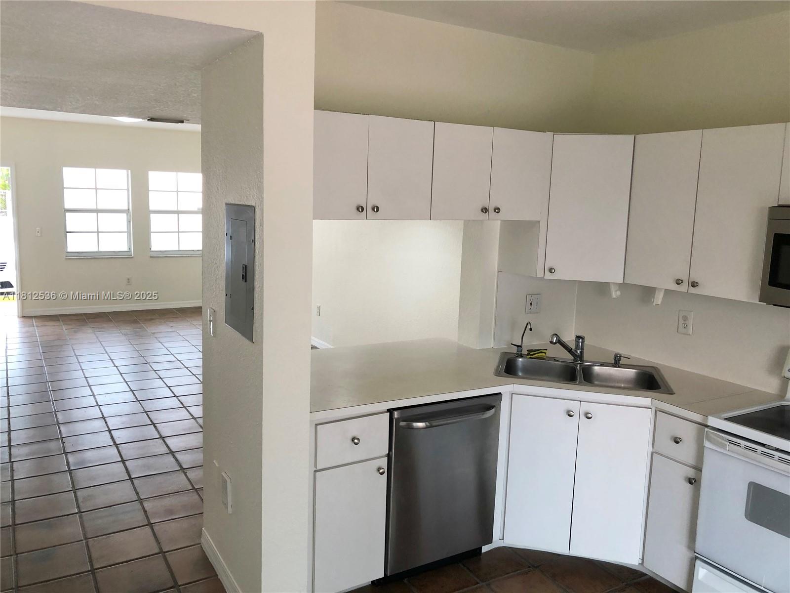 9837 W Okeechobee Rd 401