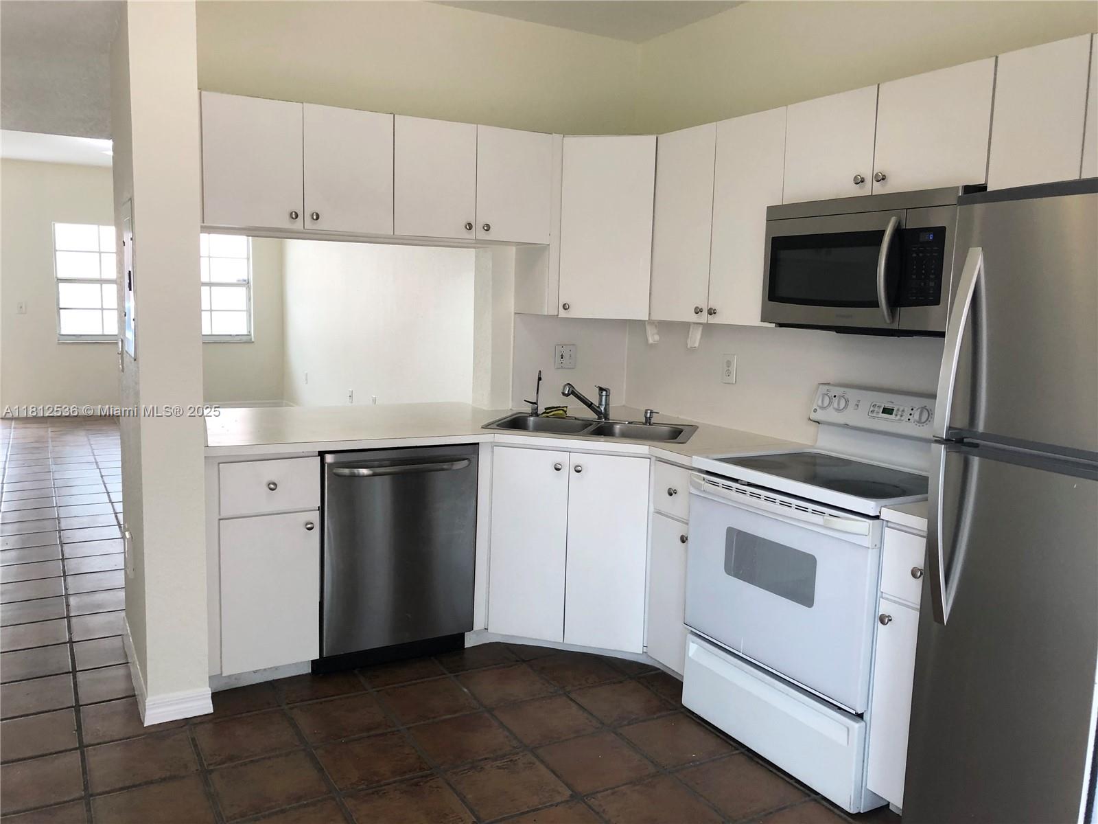 9837 W Okeechobee Rd 401