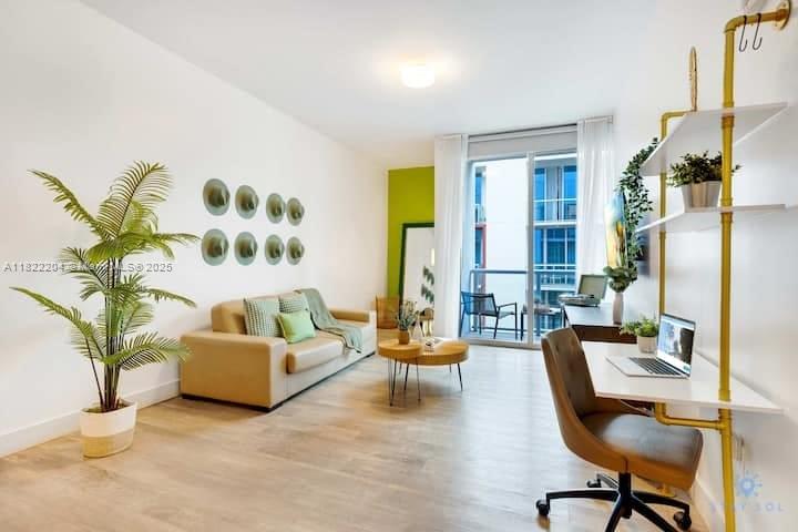 COSTA HOLLYWOOD CONDO - Residential