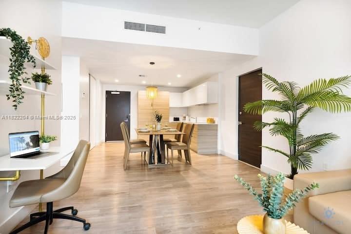 COSTA HOLLYWOOD CONDO - Residential
