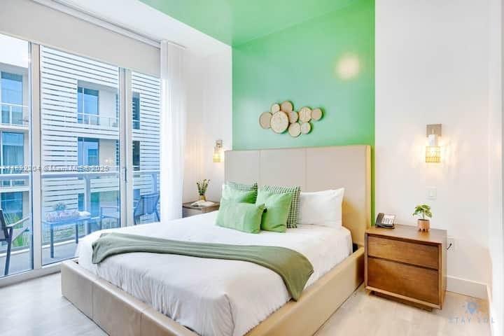 COSTA HOLLYWOOD CONDO - Residential