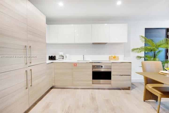 COSTA HOLLYWOOD CONDO - Residential