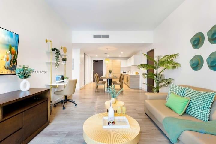 COSTA HOLLYWOOD CONDO - Residential