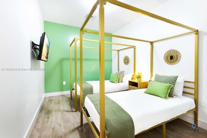 COSTA HOLLYWOOD CONDO - Residential