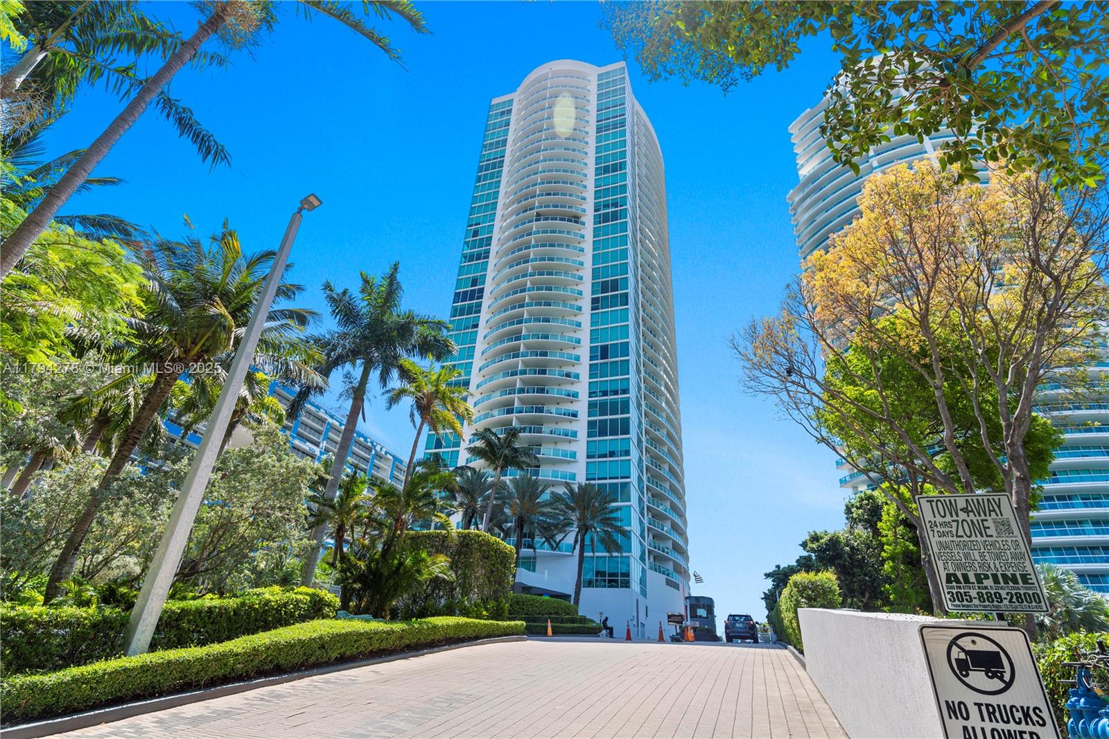 2101 Brickell Ave 512