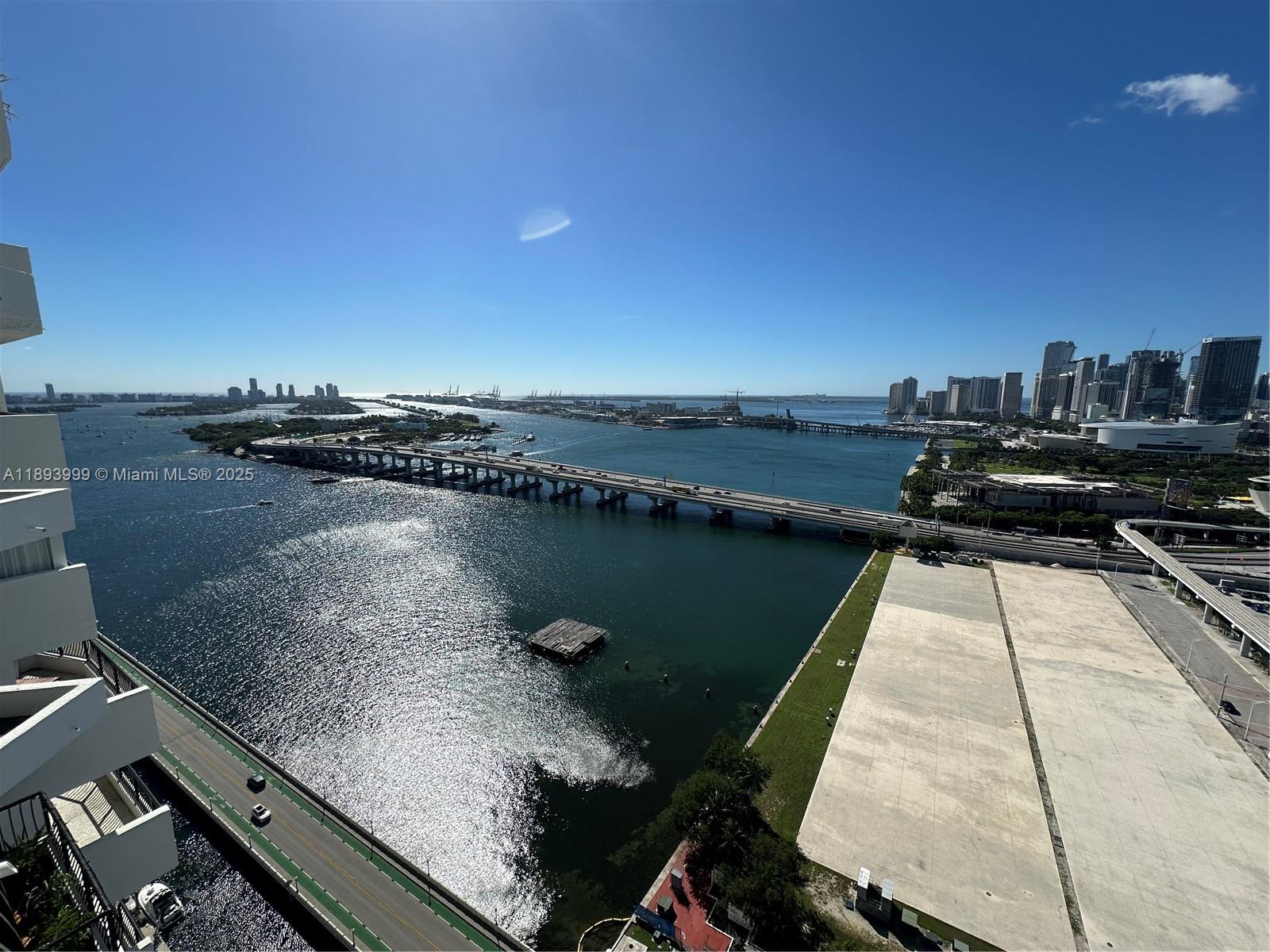 555 NE 15th St 31I