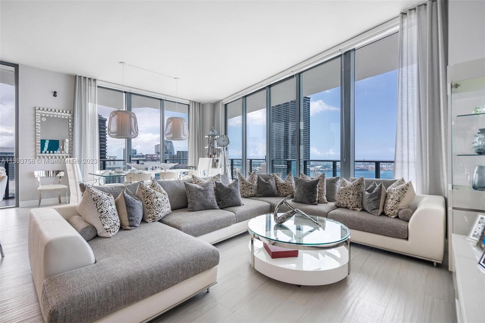 SLS BRICKELL - PH UNIQUE - Residential