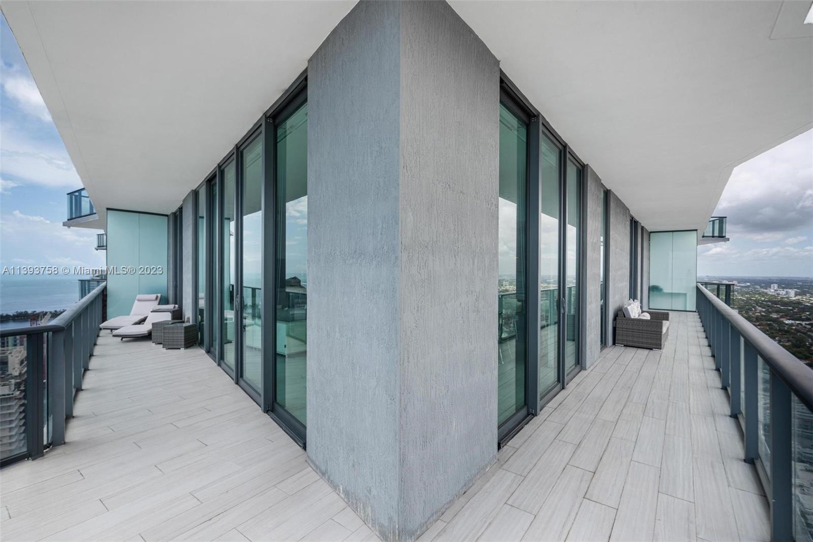 SLS BRICKELL - PH UNIQUE - Residential