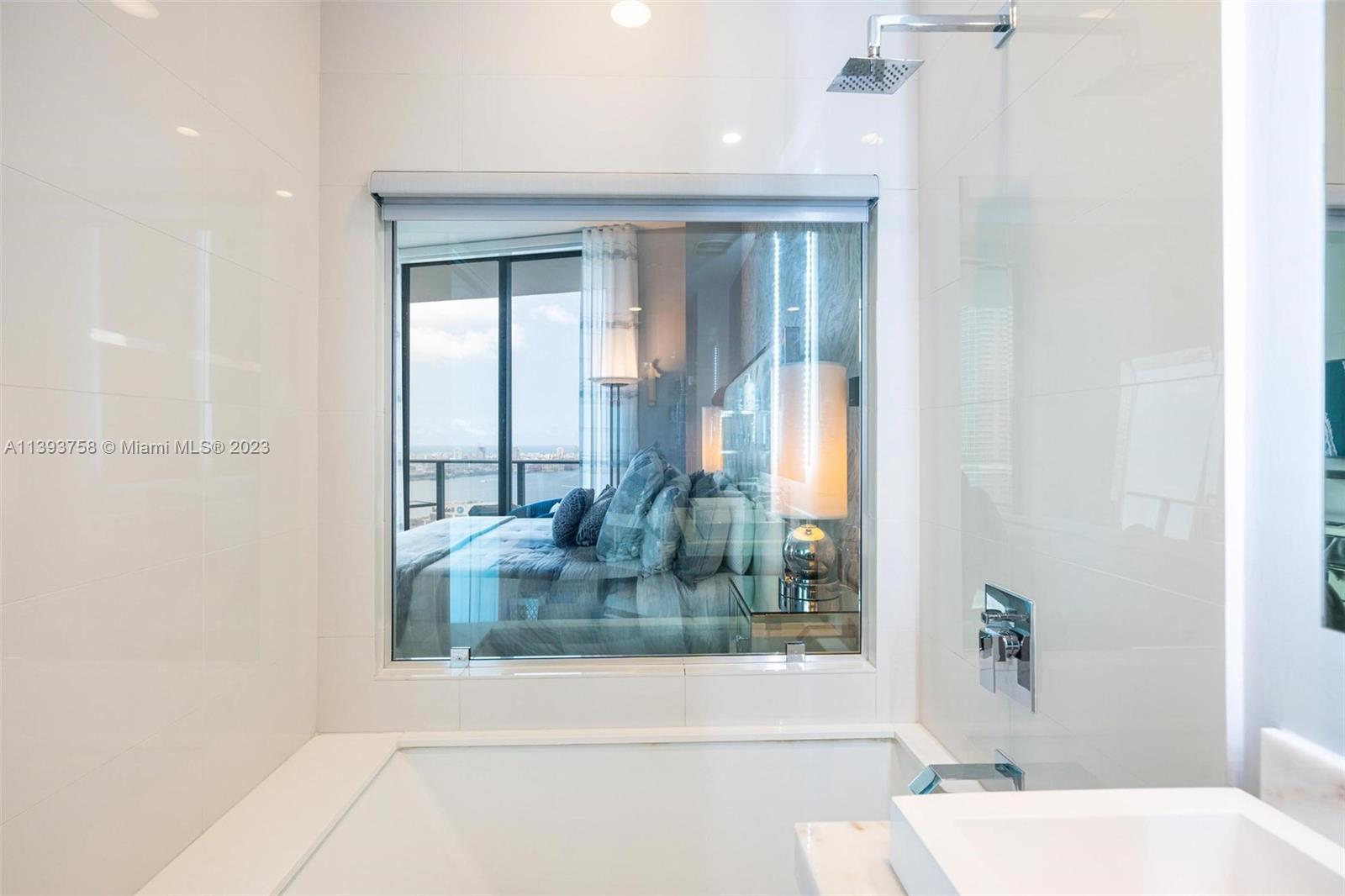 SLS BRICKELL - PH UNIQUE - Residential