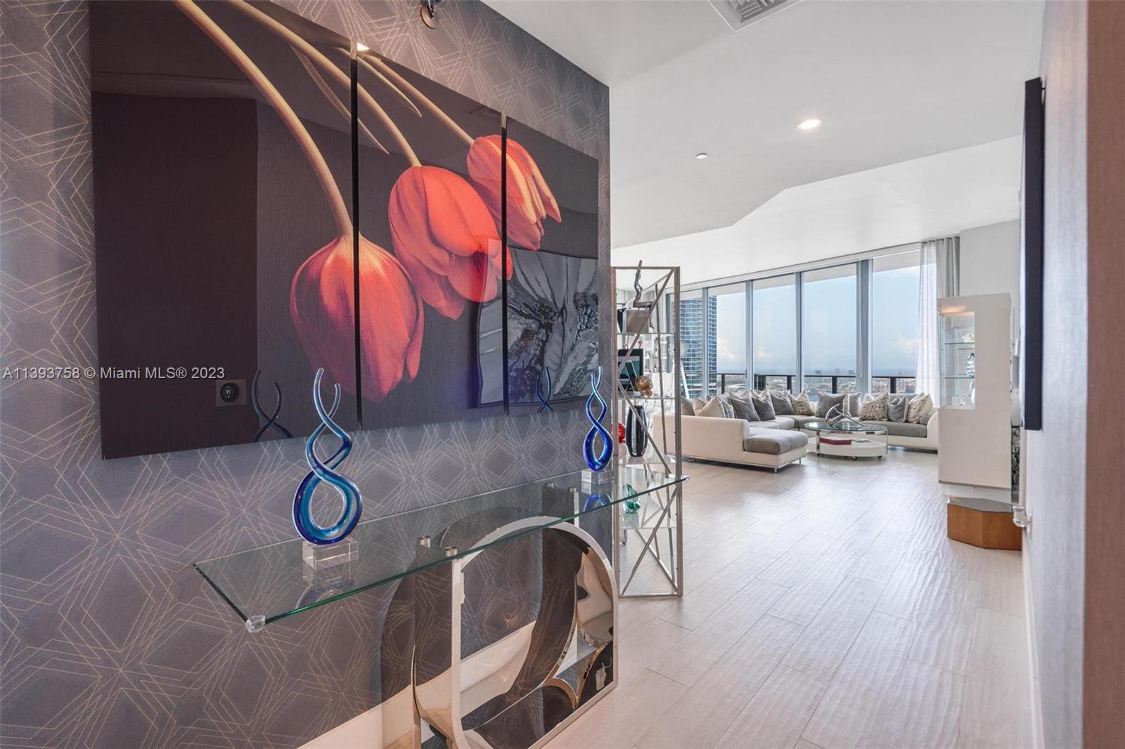 SLS BRICKELL - PH UNIQUE - Residential