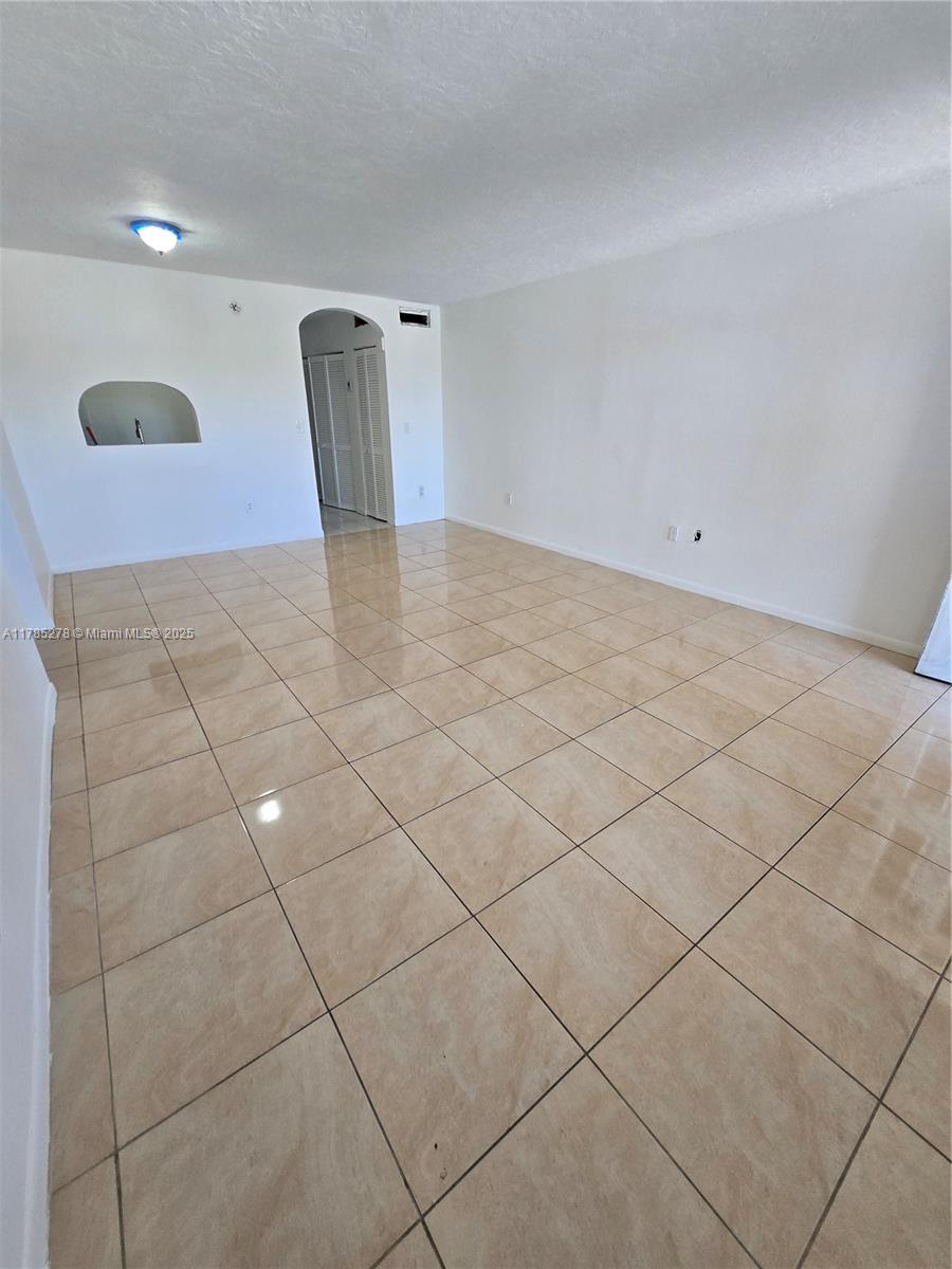 Rental Property at 271 Nw 177th St B-211, Miami Gardens, Broward County, Florida - Bedrooms: 2 
Bathrooms: 2  - $1,800 MO.