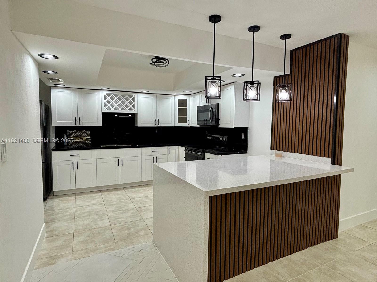 KNOLLS 2 SEC - Residential Lease