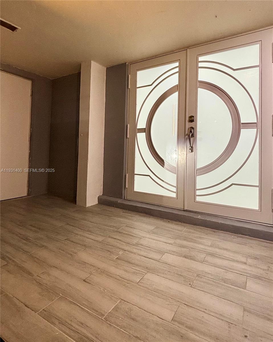 KNOLLS 2 SEC - Residential Lease