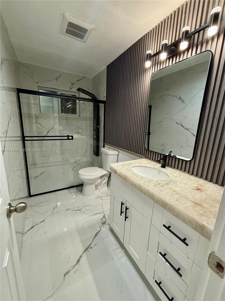 KNOLLS 2 SEC - Residential Lease