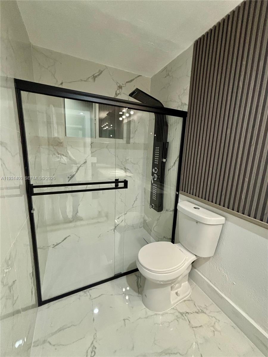 KNOLLS 2 SEC - Residential Lease