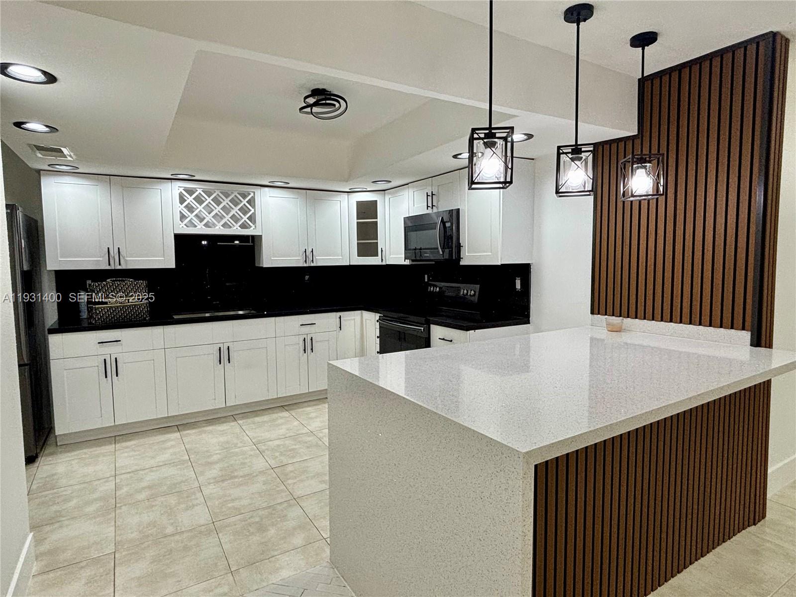 KNOLLS 2 SEC - Residential Lease