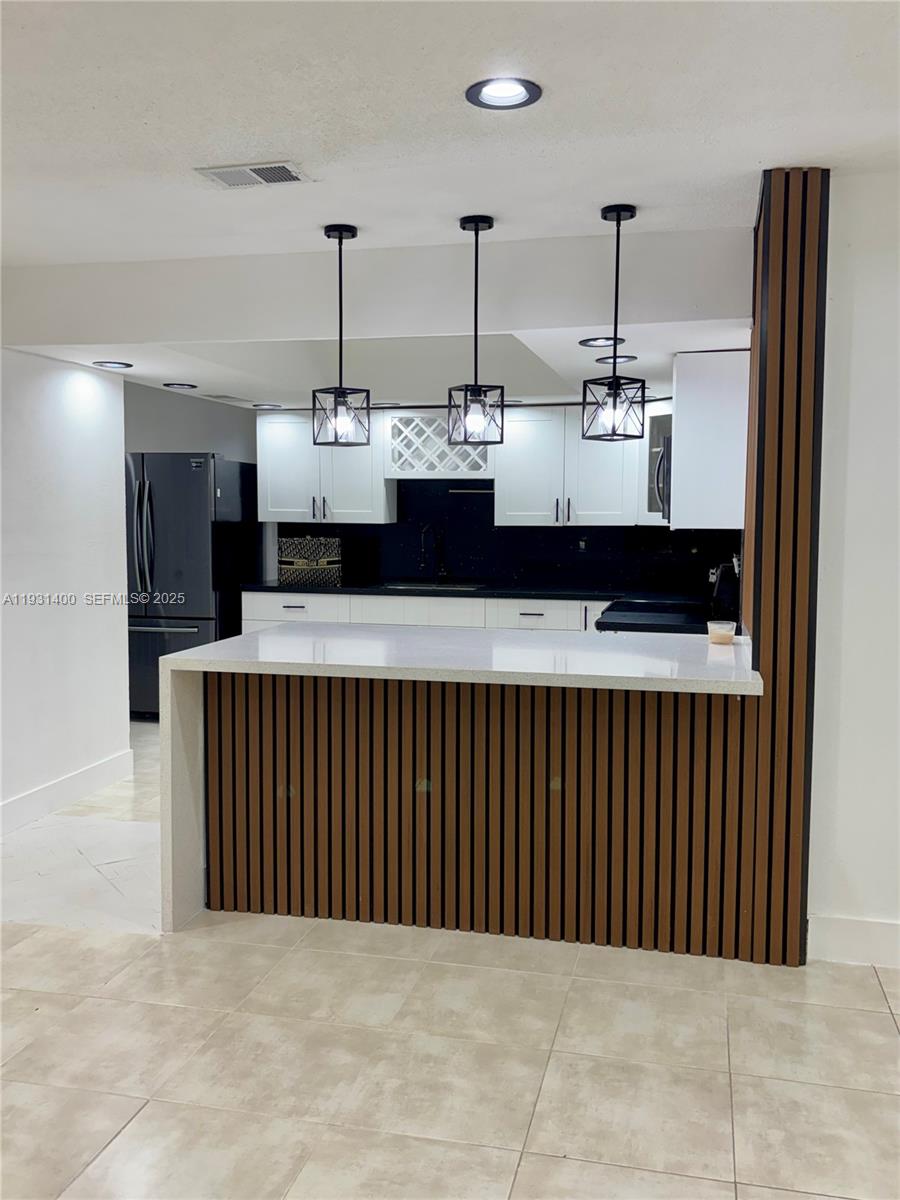 KNOLLS 2 SEC - Residential Lease