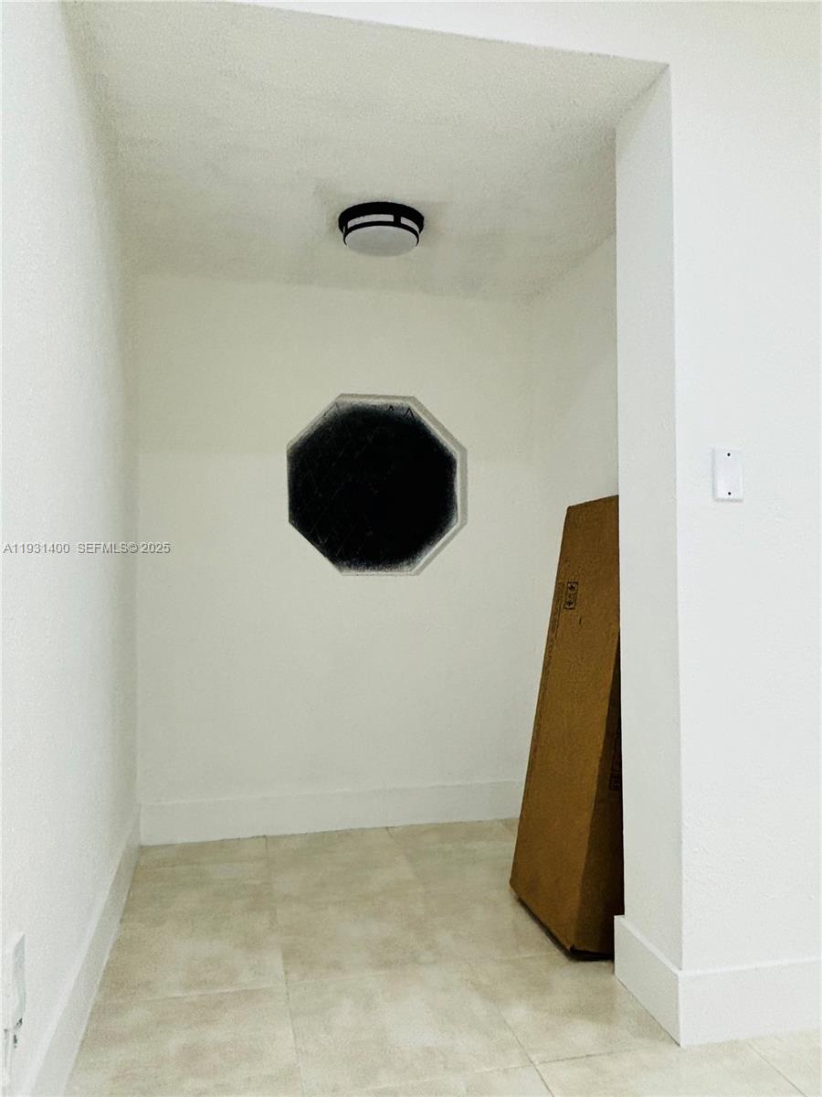 KNOLLS 2 SEC - Residential Lease