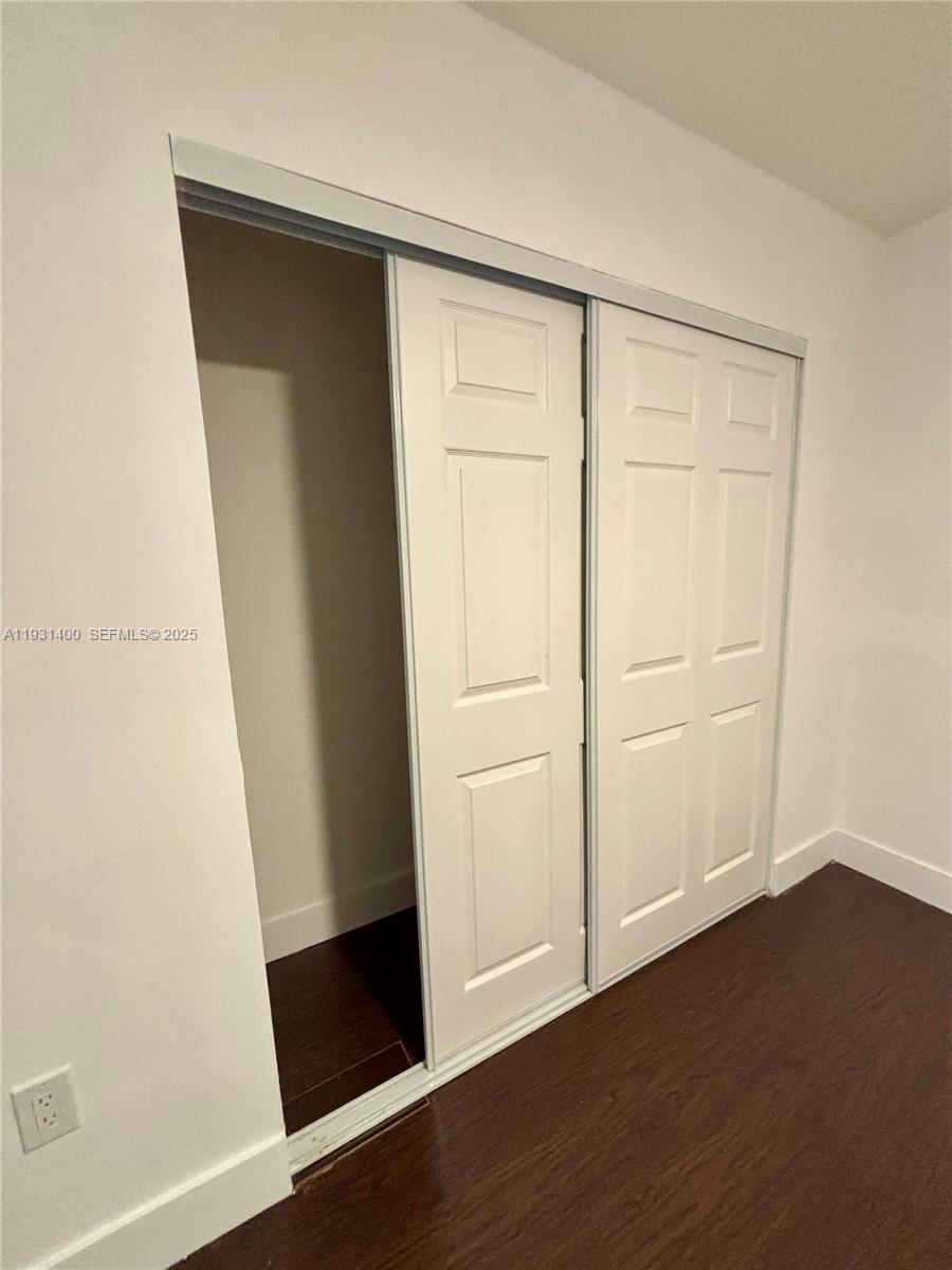 KNOLLS 2 SEC - Residential Lease