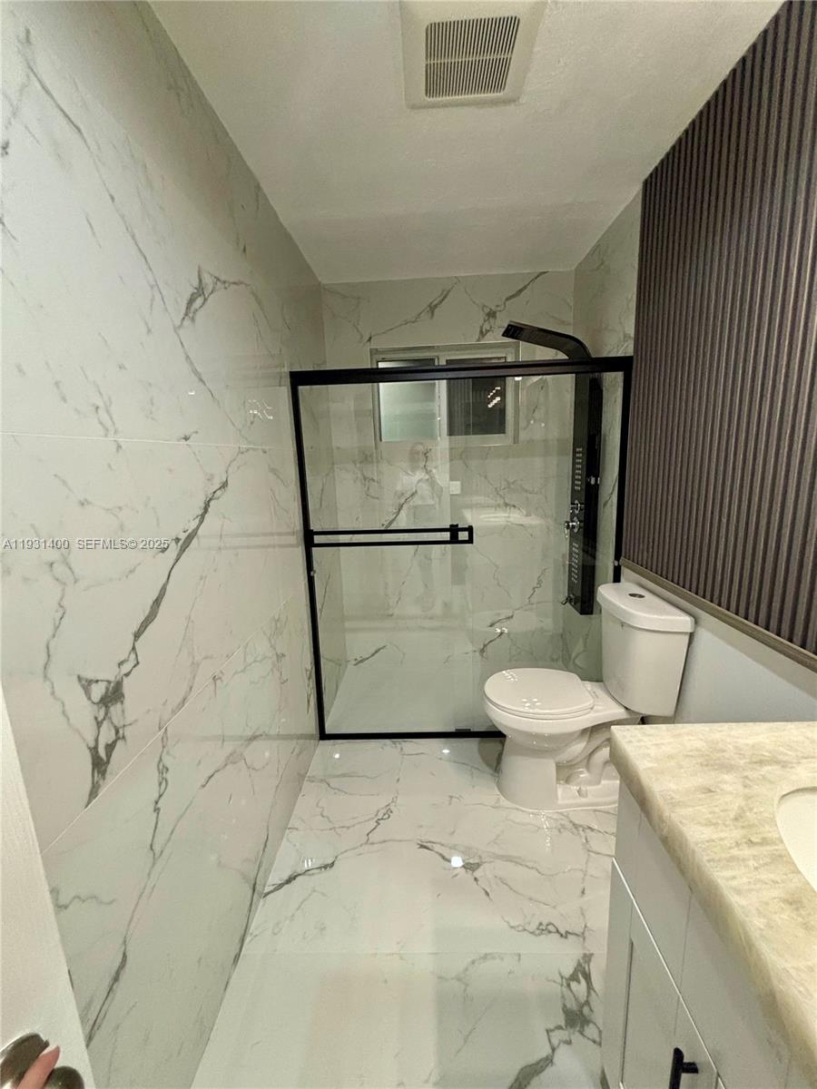 KNOLLS 2 SEC - Residential Lease