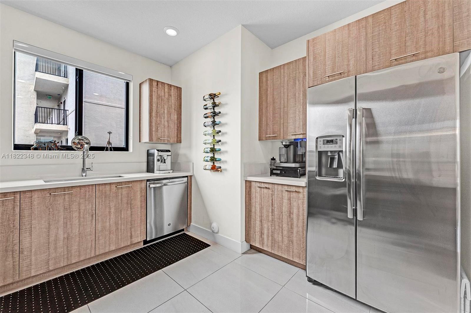 DOWNTOWN DORAL SOUTH PHAS - Residential
