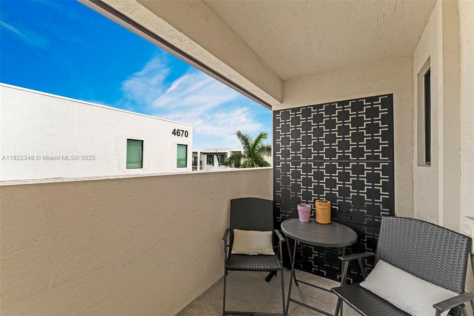 DOWNTOWN DORAL SOUTH PHAS - Residential