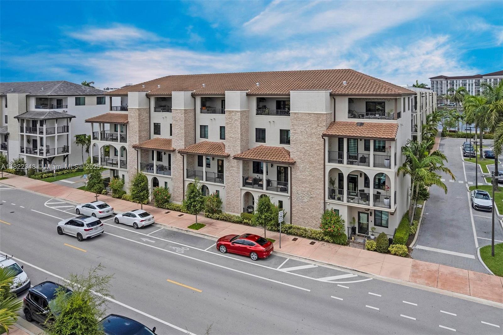 DOWNTOWN DORAL SOUTH PHAS - Residential