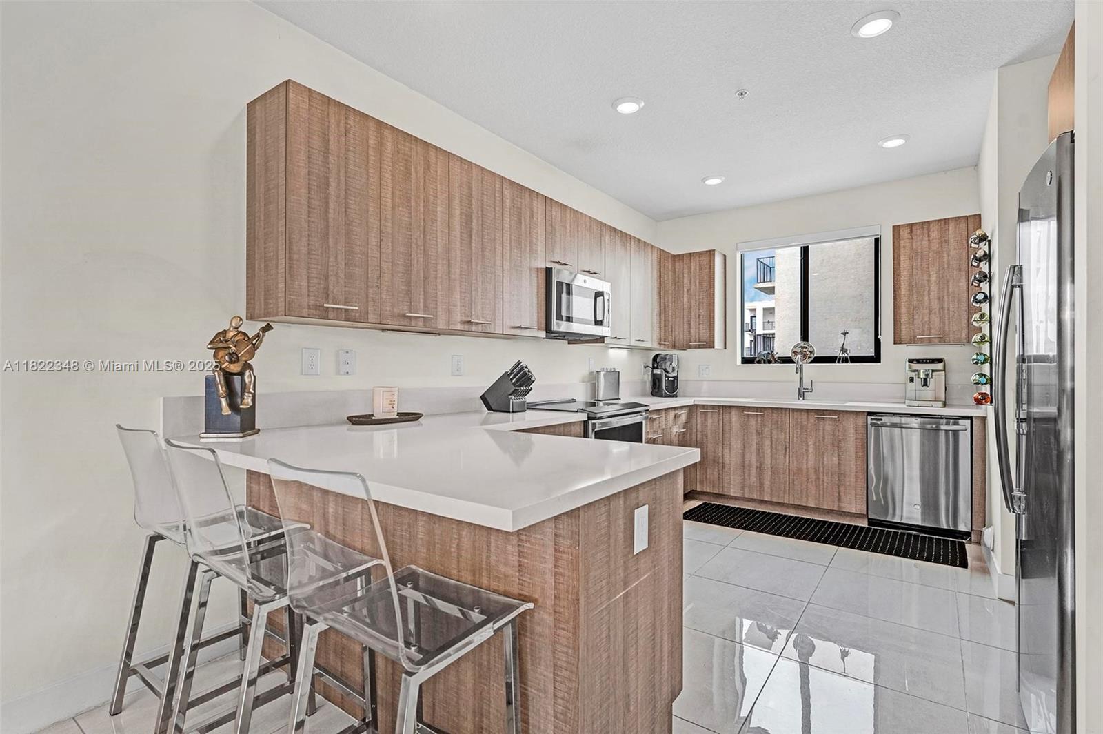 DOWNTOWN DORAL SOUTH PHAS - Residential