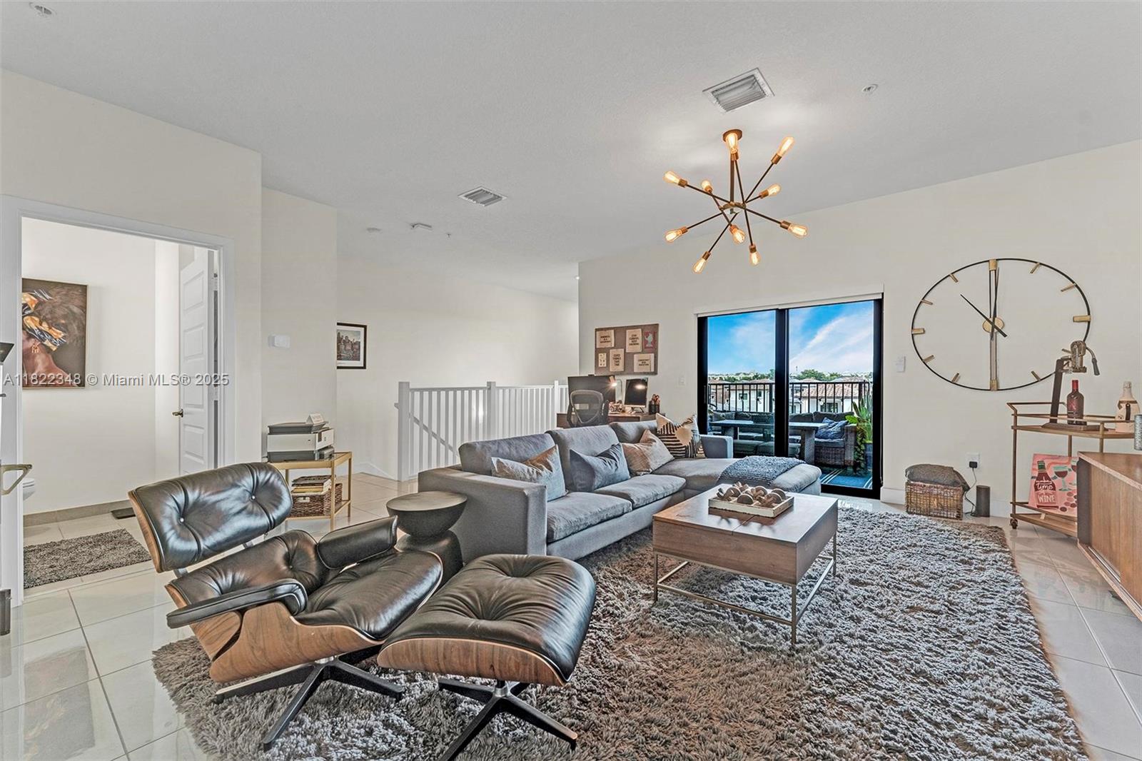 DOWNTOWN DORAL SOUTH PHAS - Residential
