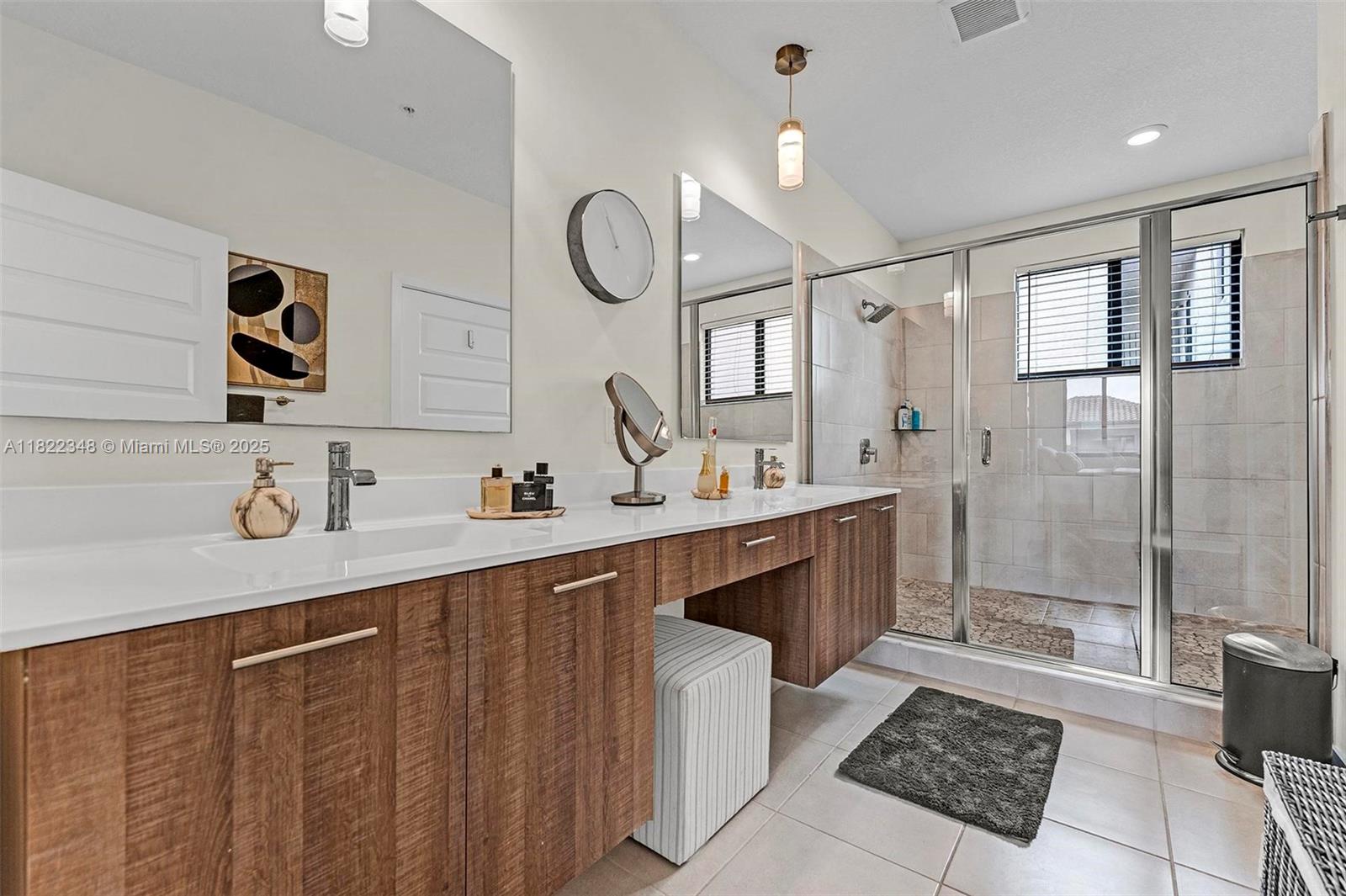 DOWNTOWN DORAL SOUTH PHAS - Residential