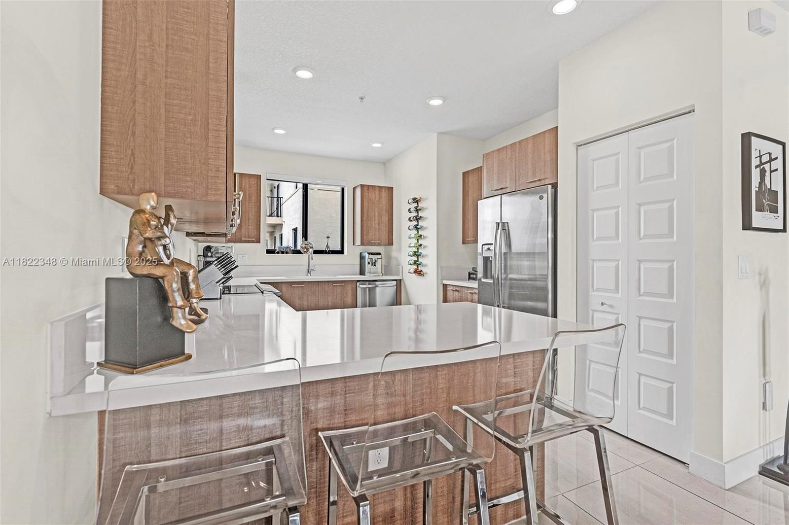 DOWNTOWN DORAL SOUTH PHAS - Residential
