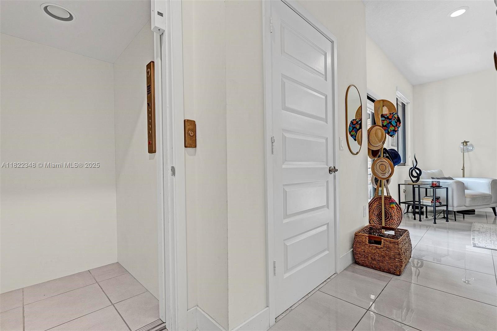 DOWNTOWN DORAL SOUTH PHAS - Residential