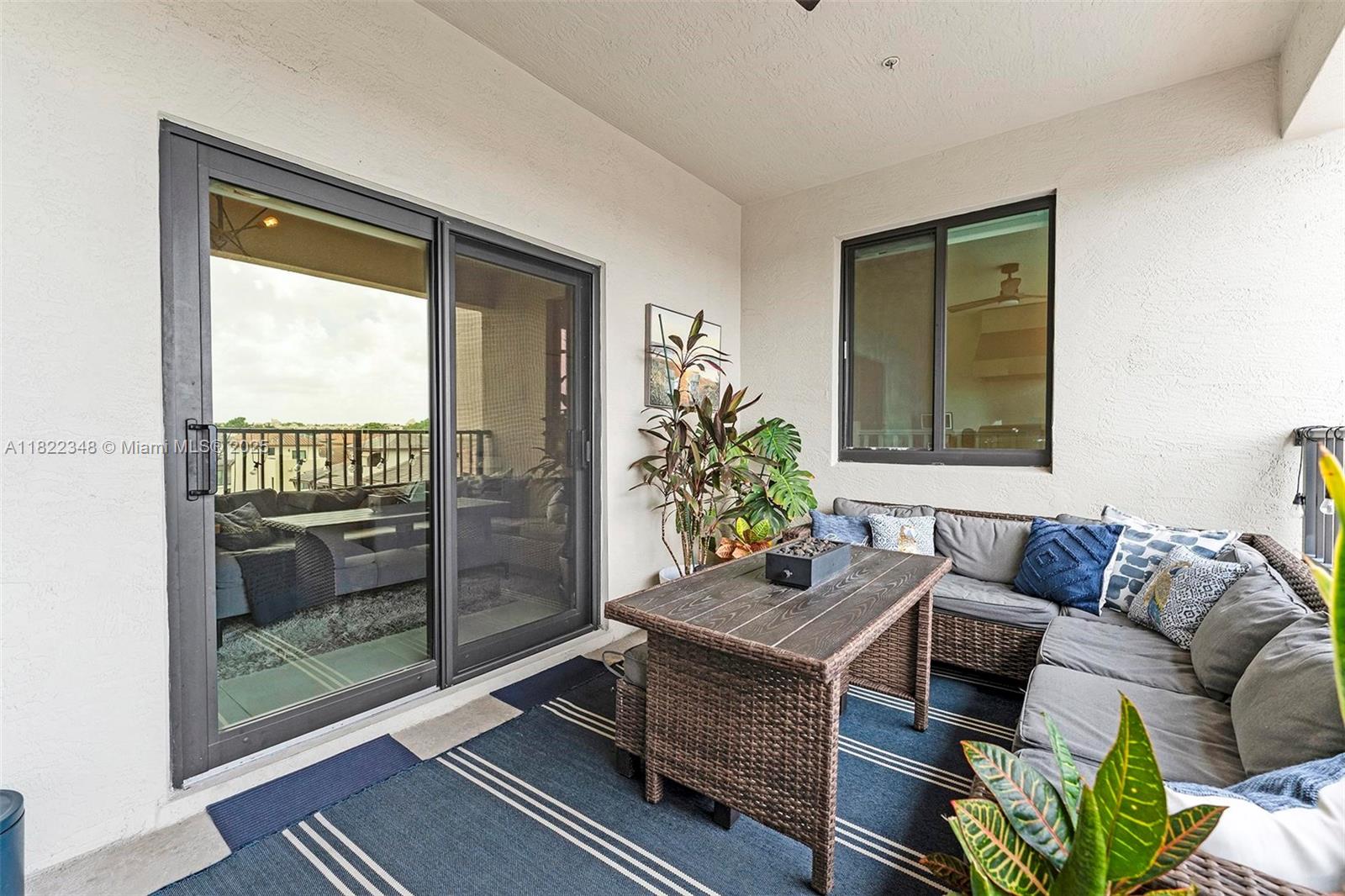 DOWNTOWN DORAL SOUTH PHAS - Residential