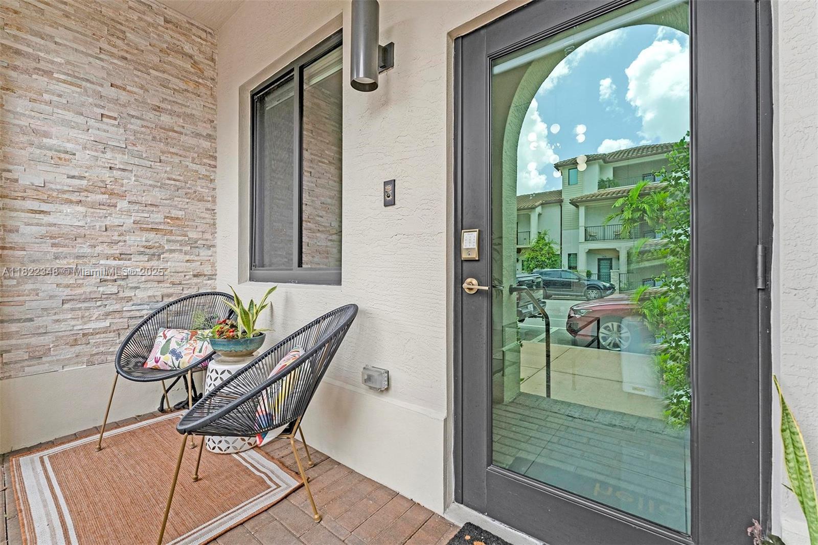 DOWNTOWN DORAL SOUTH PHAS - Residential